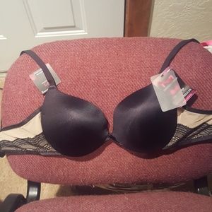 NWT Maidenform Bra. Size 36C, push-up